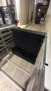 Rangement des bouteilles tirées en giropalettes
