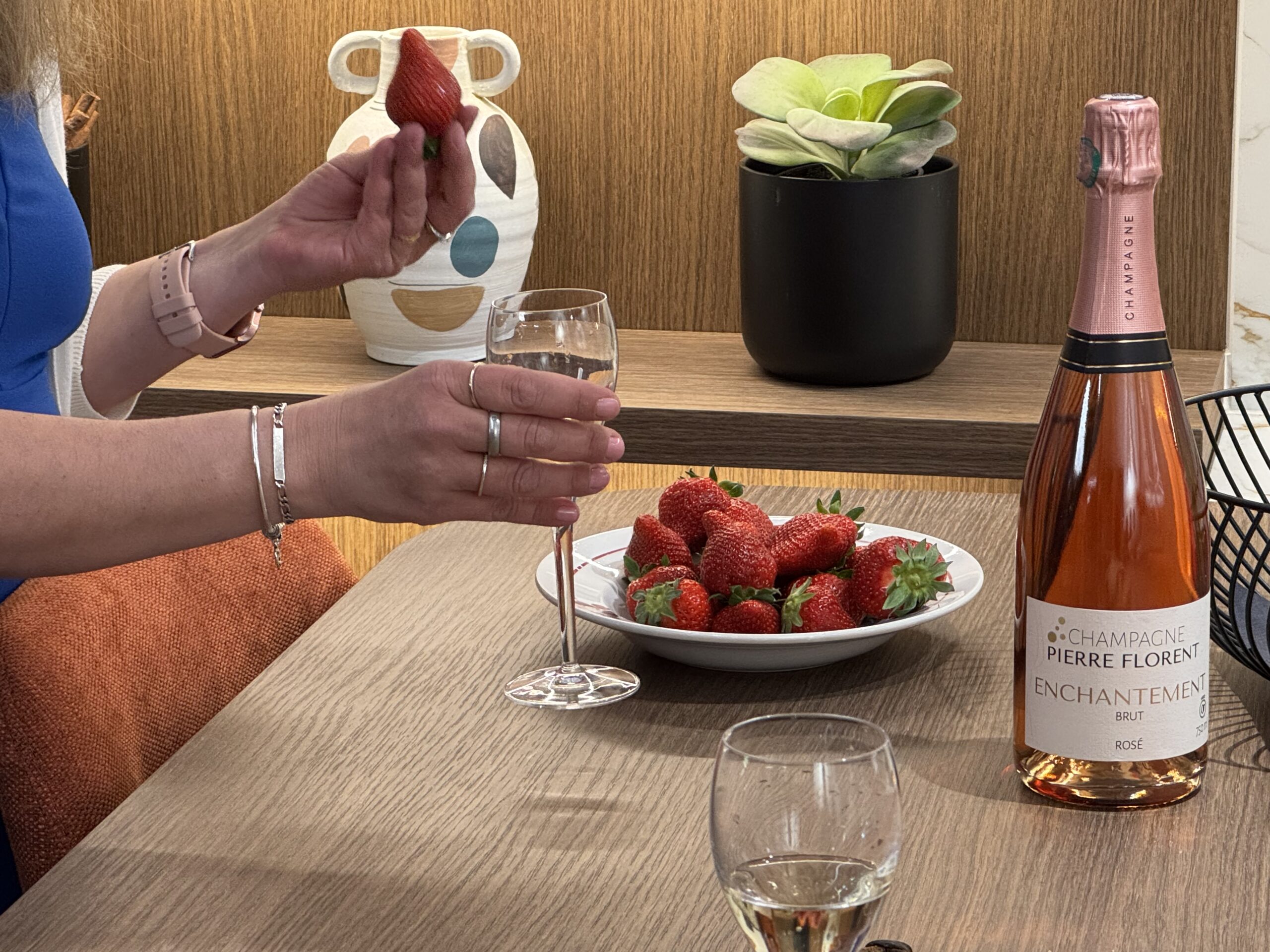 Notre cuvée Rosé Enchantement dans sa nouvelle tenue 2026